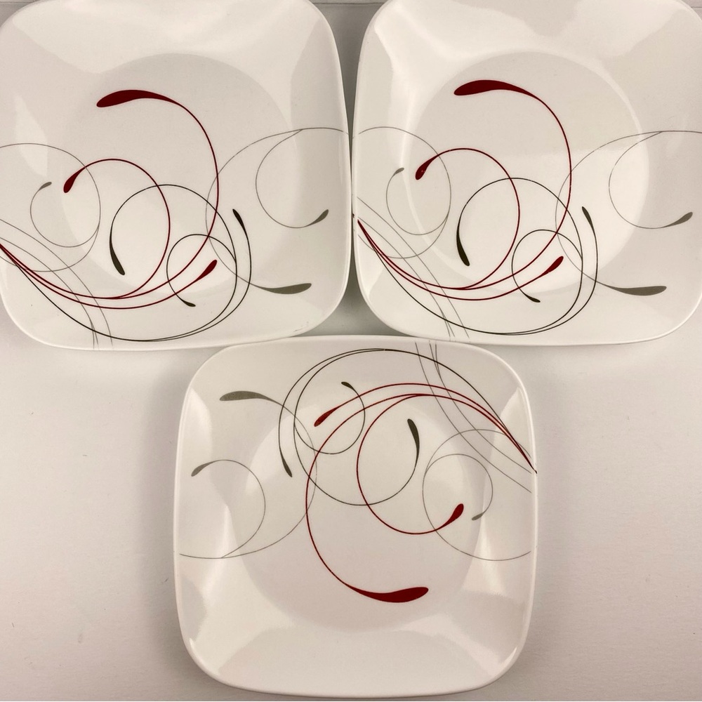 Corelle Splendor Square 9 in Plates Set Of 3 White/Red Gray Scrolls USA